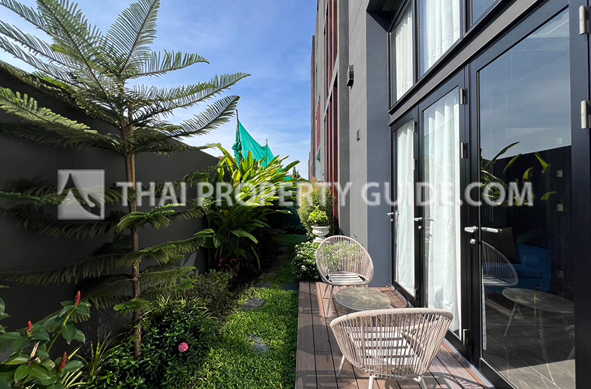 House with Private Pool in Srinakarin 